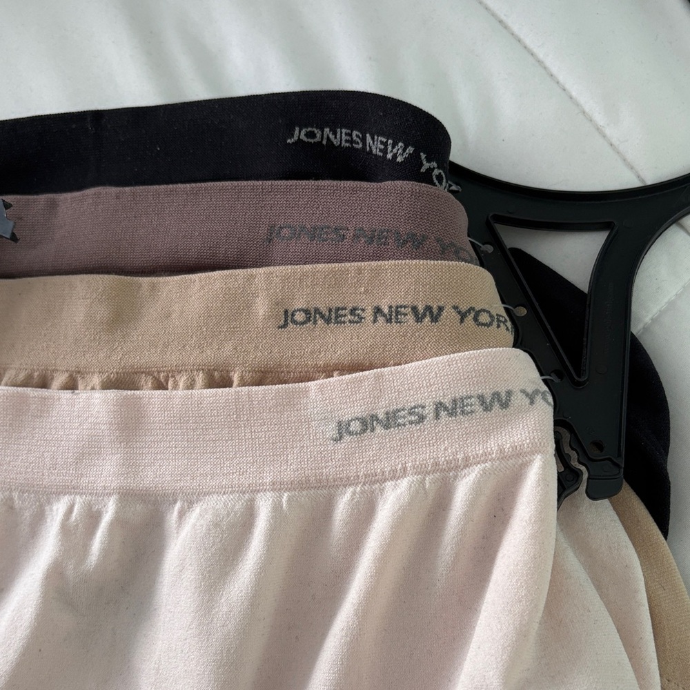 Jones New York Women's Panty Collection. 4 pair NWT - Picture 2 of 5